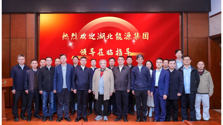 參會(huì)人員合影(攝影:牟令) 參會(huì)人員合影(攝影:牟令)